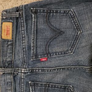 Levi's